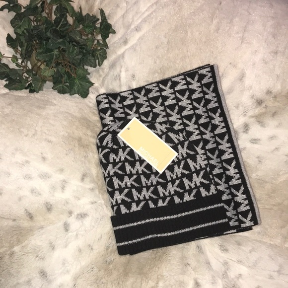 MICHAEL KORS LOGO METALLIC 2-PIECE SET - Picture 2 of 7